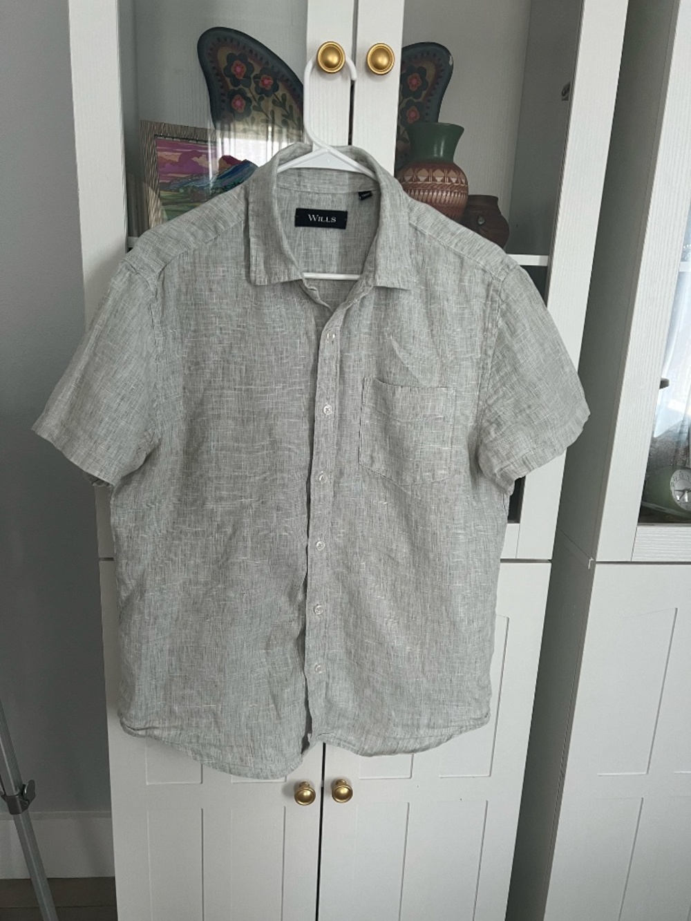 Wills Men's Button-Up Short Sleeve dress shirt, Size Medium